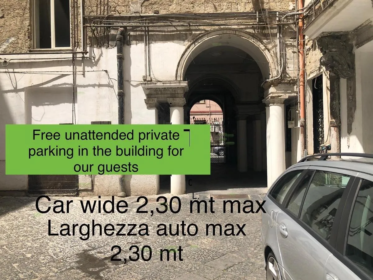 Casa Chiara Italia classic free parking Napoli 0*,