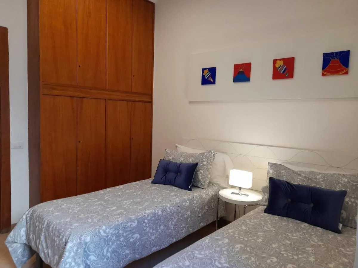 Casa Chiara Italia classic free parking Napoli 0*,